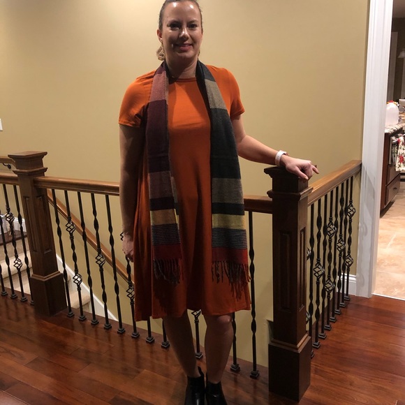 LuLaRoe Carly Dress - Picture 2 of 4